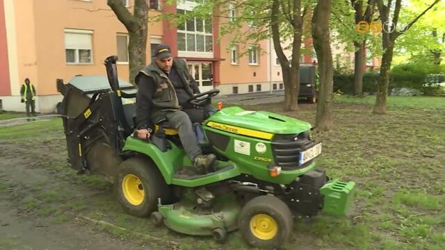 Tovbb szpl a vros, ma reggel a Szrcsap utcban dolgoztak a takartgpek