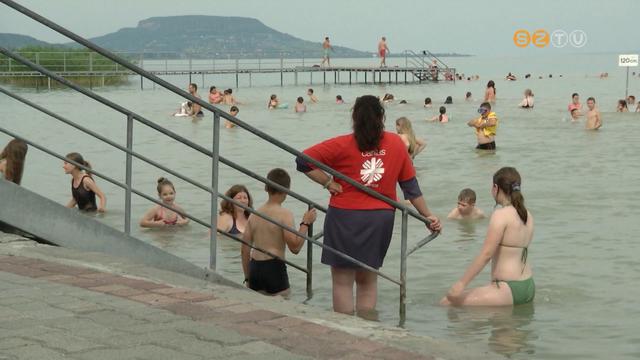 Krptaljai gyerekek kirndultak a Balatonnl a Karitsz jvoltbl