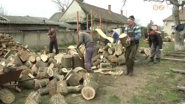 Tavaly sszel fiatalon elhunyt bajtrsuk csaldjnak segtettek a napokban mentk