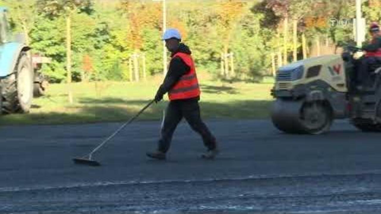 Folytatódik az azbeszttel szennyezett közterületek lefedése Szombathelyen Folytatódik az azbeszttel szennyezett közterületek lefedése Szombathelyen