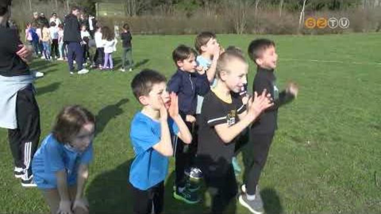 Rekordlétszám, napsütés és nagy küzdelem a pályán Rekordlétszám, napsütés és nagy küzdelem a pályán