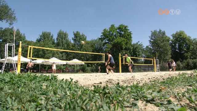 A nyr egyik legizgalmasabb sportrendezvnye a Terml Kupa strandrplabda torna