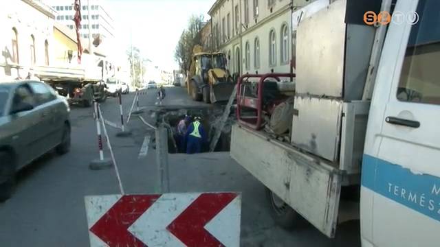 Gerincvezetk-javtst vgeztek a Vasivz munkatrsai a Thkly utcban