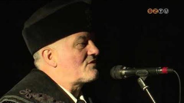 László Győző alpolgármester meggyújtotta az első gyertyát Szombathely adventi koszorúján László Győző alpolgármester meggyújtotta az első gyertyát Szombathely adventi koszorúján