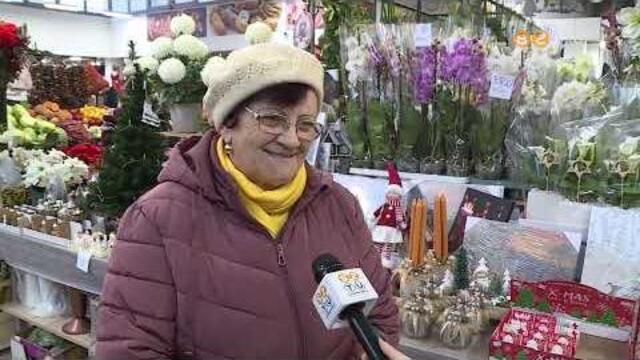 Karácsony előtt megtelt a Szombathelyi Vásárcsarnok, nagy a forgalom Karácsony előtt megtelt a Szombathelyi Vásárcsarnok, nagy a forgalom