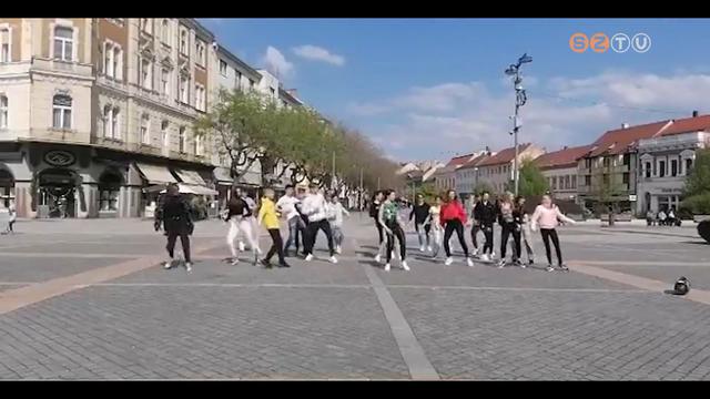 Tnc vilgnapjra invitlt egy flashmob