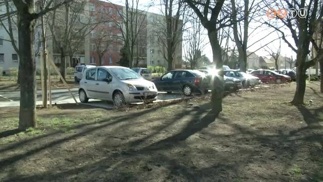 Parkolk, jtsztrkerts, jrda kszlt el a Derkovits laktelepen